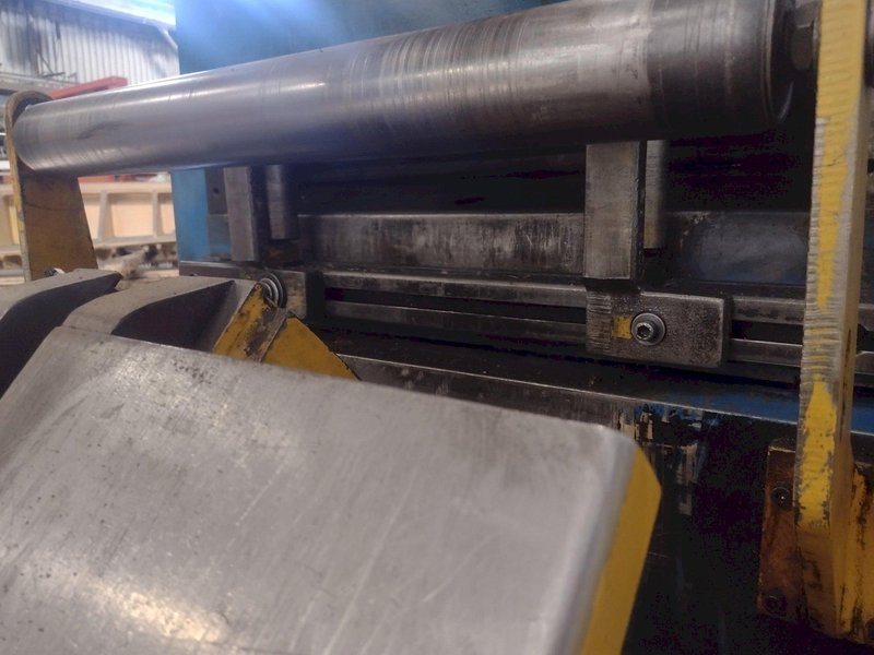 31" x .090" DIMECO MODEL #1676EVV 7 ROLL POWERED STRIP STRAIGHTENER WITH PEELER ARM: STOCK 17225