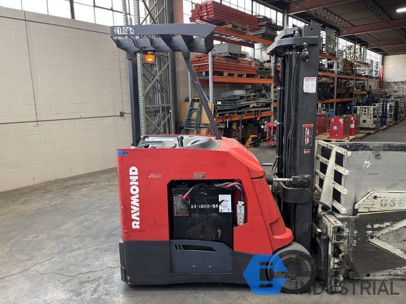 2021 - 4,000 LB. RAYMOND MODEL 425-C40TT STAND-UP ELECTRIC FORKLIFT