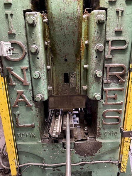 700 TON NATIONAL MAXIPRESS FORGING PRESS. STOCK #1087026
