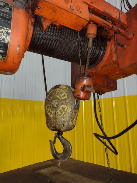 2000 LBS (1 TON) WRIGHT MODEL #W1 CABLE HOIST W/ POWERED TROLLEY: STOCK #18744
