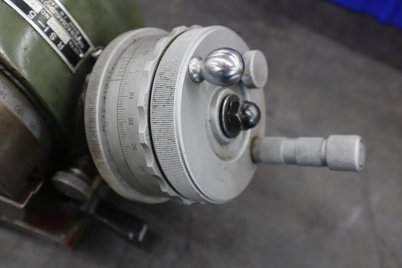 Nikken RSI-5 Rotary Table, Horizontal-Vertical Mount, 6.75" Table Diameter, Hand Feeds, Lock- Auction Item