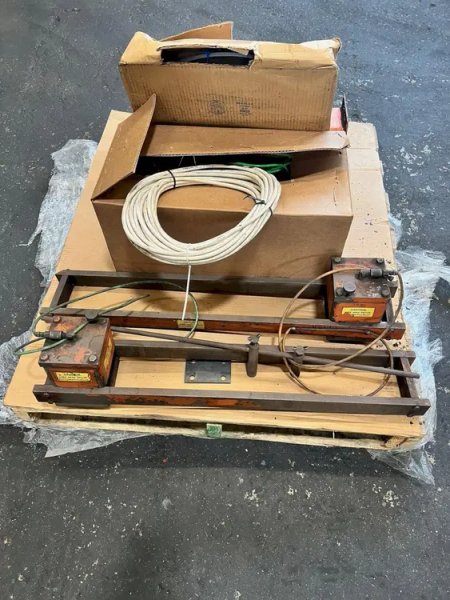USED HEM 16" X 22" AUTOMATIC HORIZONTAL MITERING BANDSAW MODEL CYCLONE A-C, Year: 2007