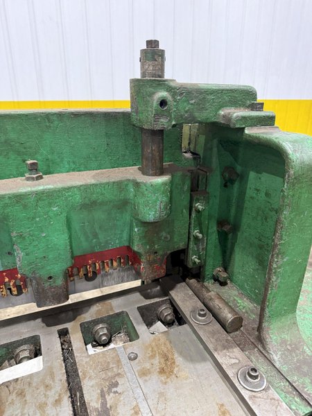 4' X 10 GA WYSONG MODEL #1048 P21 10 GAUGE X 48" MECHANICAL POWER SQUARING SHEAR: YOBRO #26147