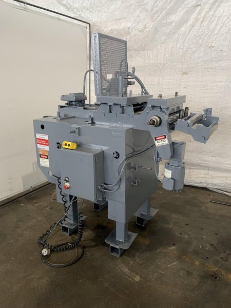 12" x 12" x .125" AIR FEEDS INC. AF-3 AIR FEEDER/STRAIGHTENER WITH POWERED PINCH ROLLS. STOCK # 0918219