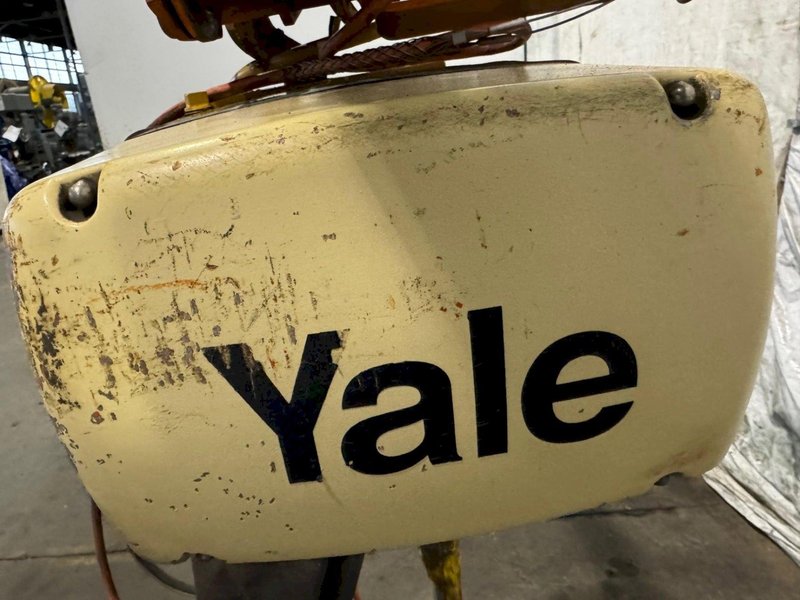 YALE 1000 LB. HOIST. STOCK # 1010724