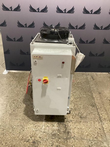 IPG PHOTONICS LC71. 01-A. 4. 5/6 Laser Chiller USED