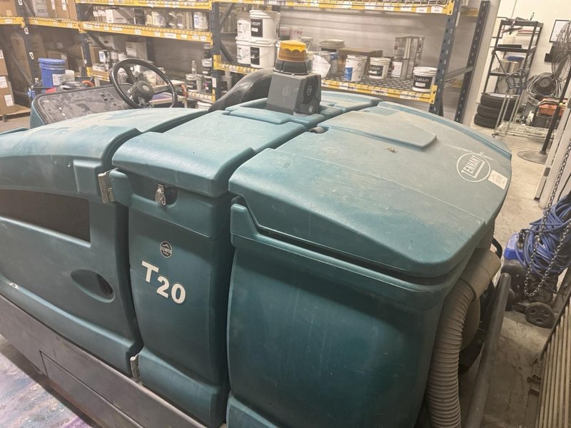 Tennant Floor Scrubber T-20, 2012 – 1 of 2