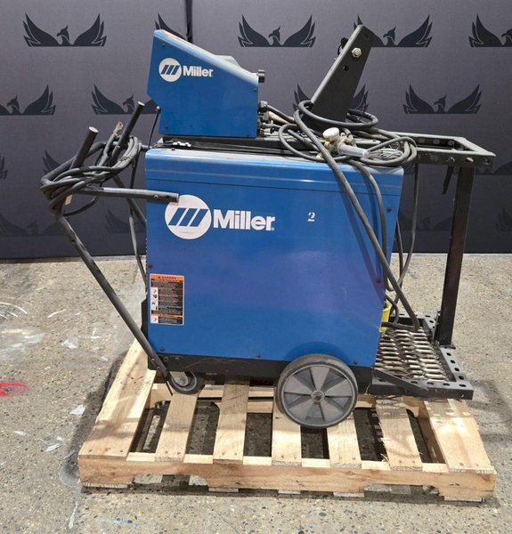 MILLER DELTAWELD 302 / 70 SERIES MIG WELDER WITH WIRE FEEDER USED
