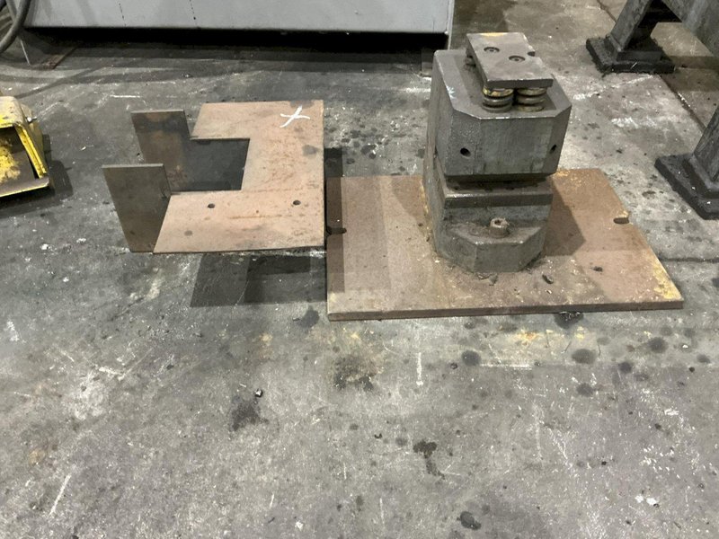 PARKER C FRAME HYDRAULIC PRESS W/ NOTCHER &amp; COPING DIES : YOBRO 26353