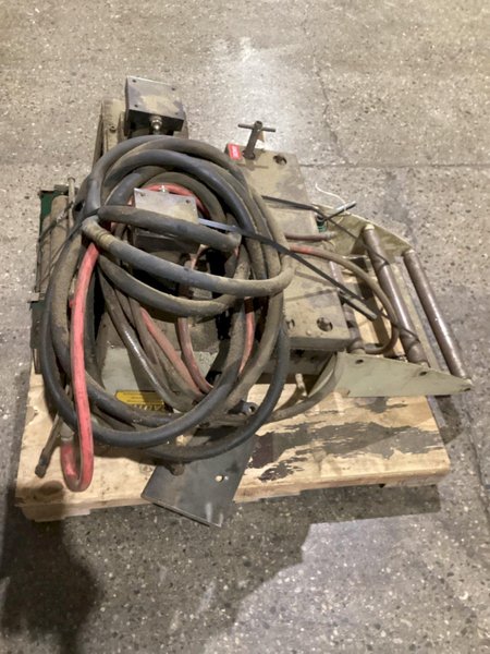 COOPER WEYMOUTH PETERSON 18B COIL STRAIGHTENER 18IN 0.093IN USED