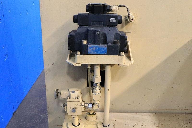 40 TON STRIPPIT HYDRAULIC SINGLE END PUNCH FABRICATOR MODEL 30/40 HD