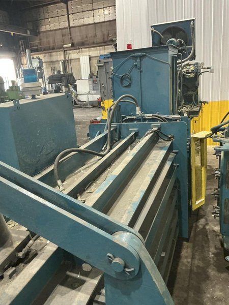 30" X 29" AMERICAN Model #3029730P HORIZONTAL AUTO TIE BALER : YOBRO 26346