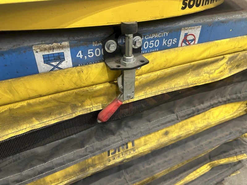 4500 LB SOUTHWORTH HYDRAULIC LIFT TABLE: STOCK #78041