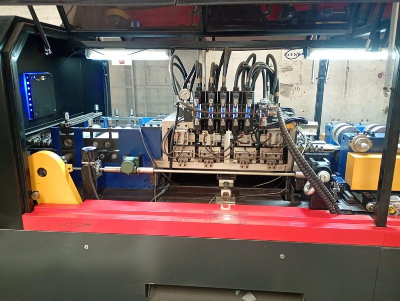 Xiamen MF1600T Roll Former, 2022 – Hydraulic Decoiler, CAD/CAM Integration, Multi‑Operation Tooling