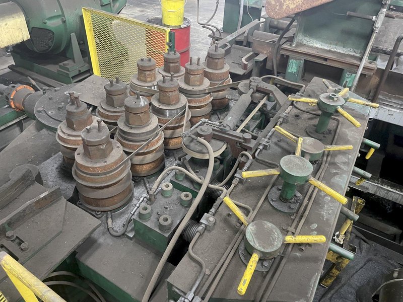 2-1/2" SUTTON MODEL 2-1/2L 18-ROLL 2-PLANE SHAPE &amp; BAR STRAIGHTENER. STOCK # 1060121