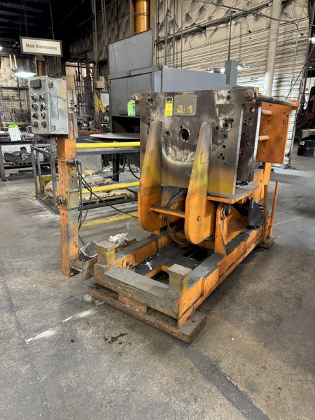 Hall model 2H molding machine 28x34 front platen, 27" x 34" rear platen, s/n 206694, controls and tie bars, no hydraulics