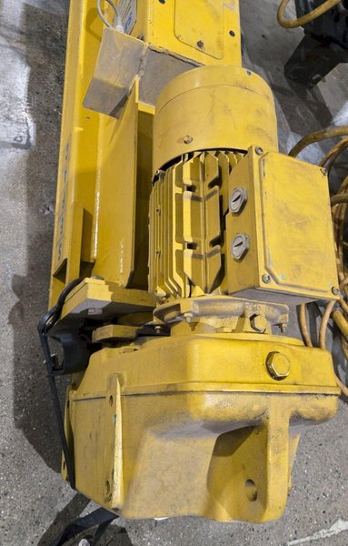 SEFAC M120BF2000 15 TON VEHICLE LIFT USED