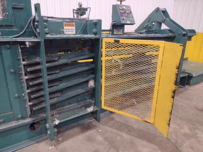 24" X 36" X 96" LONG AMERICAN MODEL #10447 HYDRAULIC HORIZONTAL BALER: YOBRO #24745