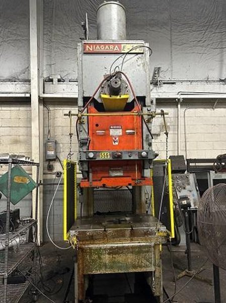 110 TON NIAGARA E-110 MECHANICAL GAP FRAME PUNCH PRESS