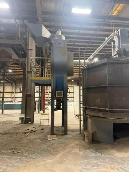 84" WHEELABRATOR SINGLE CLAM TYPE DOOR BLAST MACHINE: STOCK #81349