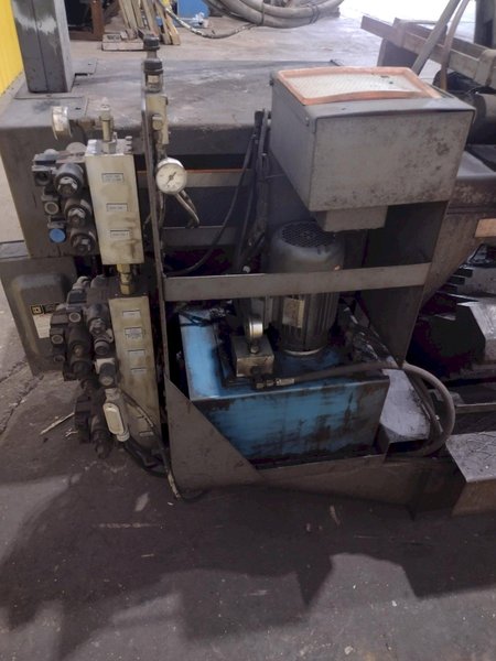 18" X 24" HEM MODEL #VT120HM POWER MITER/TILT VERTICAL BAND SAW: STOCK #19132