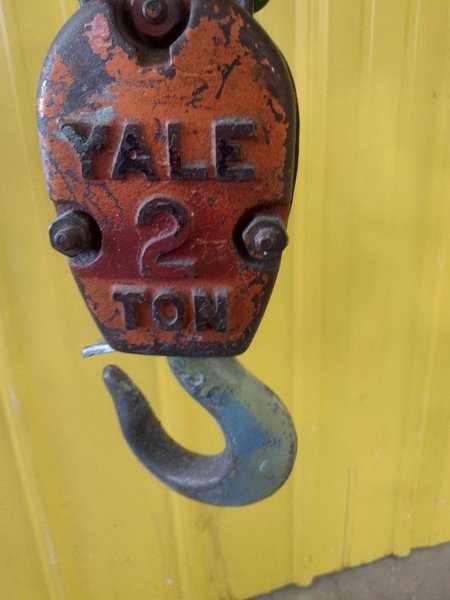 4000 LBS (2 TON) YALE ELECTRIC ROLLER CHAIN HOIST: STOCK #16538