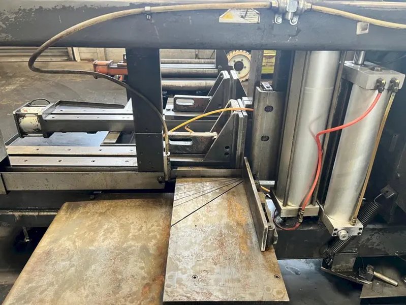 USED HEM 16" X 22" AUTOMATIC HORIZONTAL MITERING BANDSAW MODEL CYCLONE A-C, Year: 2007