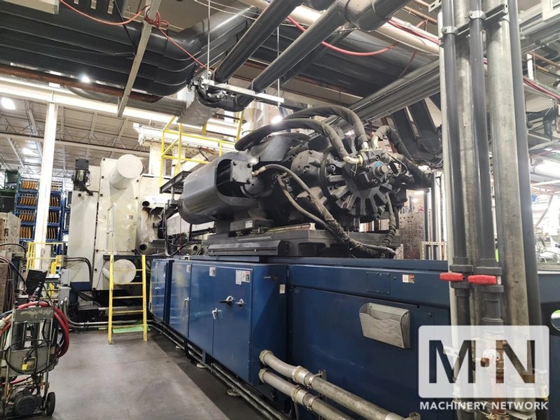 3300 TON 604 OZ VAN DORN MODEL 3300CC37000 CALIBER INJECTION MOLDING MACHINE MFG 2003