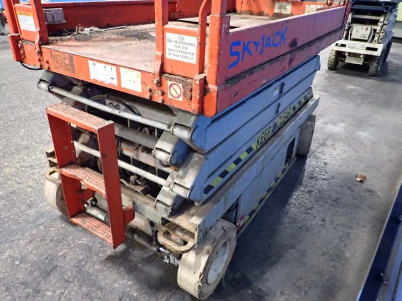 Sky Jack  650 Lbs Scissor Lift - Sjiii-4626