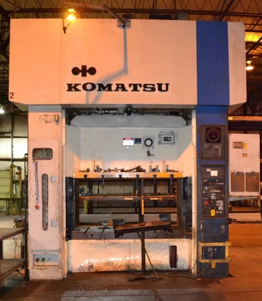 KOMATSU 220 TON ECCENTRIC GEAR 2 PT SS PRESS, STOCK# 13405J