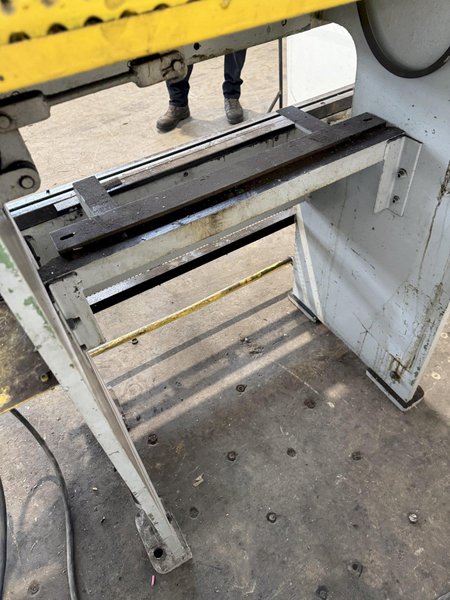 15 TON X 48" VERSON 16-48 PRESS BRAKE. STOCK # 0219526.
