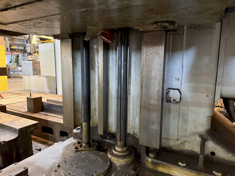 5" Cincinnati Gilbert Floor Type Horizontal Boring Mill with Rotary Table and Floor Plate