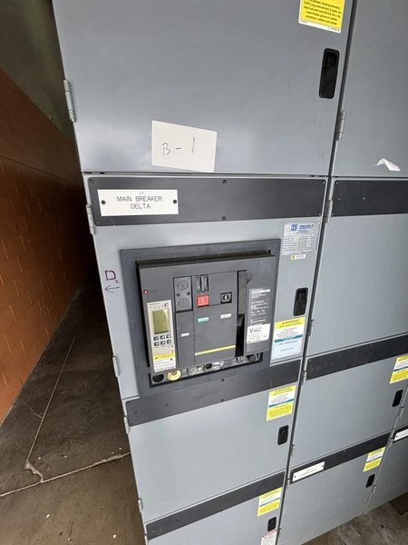 1600 Amp 2200v 700v 50ka Delta Wye Main Breaker
