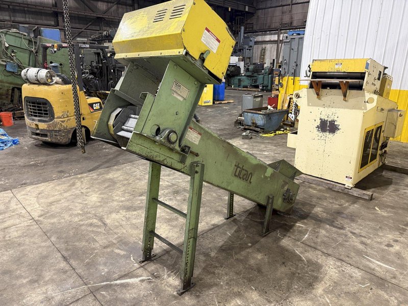 12" WIDE x TITAN STEEL CLEATED BELT INCLINED CONVEYOR: YOBRO #26020