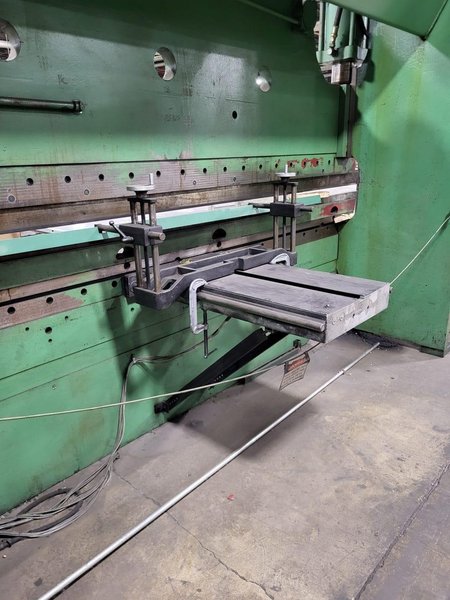 Cincinnati 135 Ton X 10′ Press Brake, CB135, 12′ overall