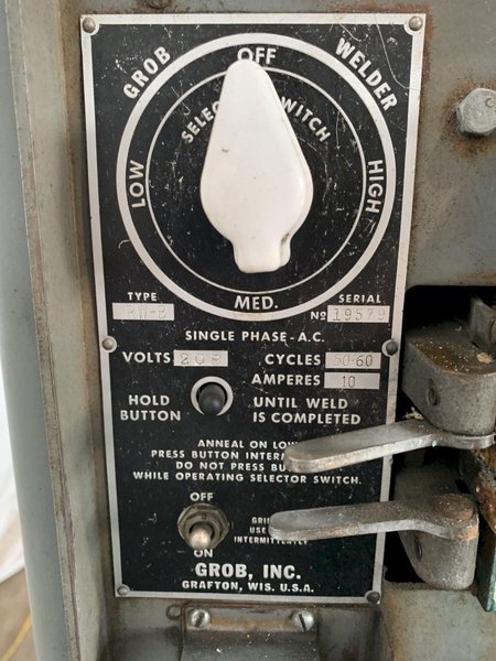 18" GROB NS18 VERTICAL BANDSAW. STOCK # 0683824.