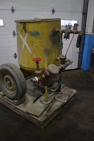 CLEMCO BLAST CLEANING MACHINE: STOCK #76240