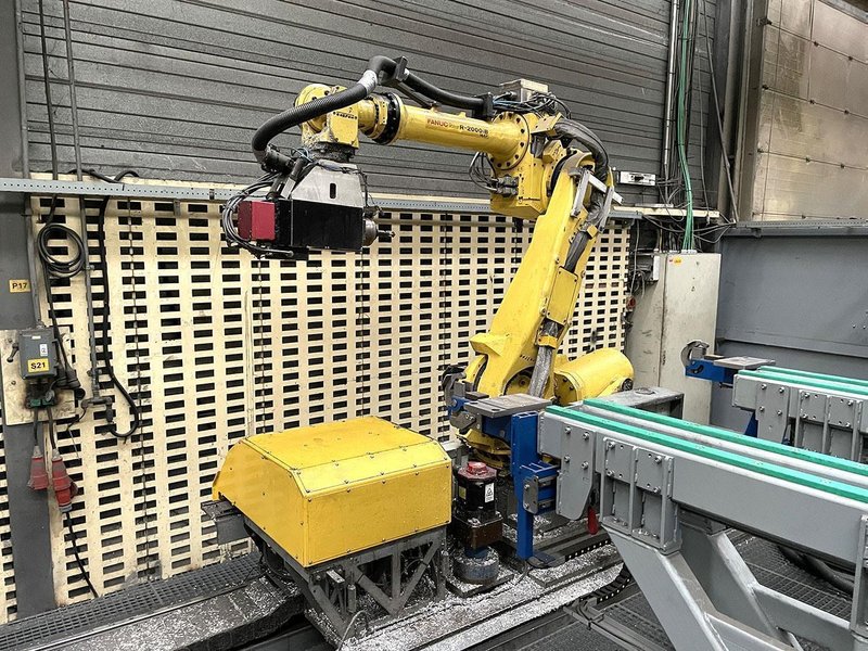 Fanuc Milling Robot - X: 10 500 / Y: 3045 / Z: 3500 mm CNC