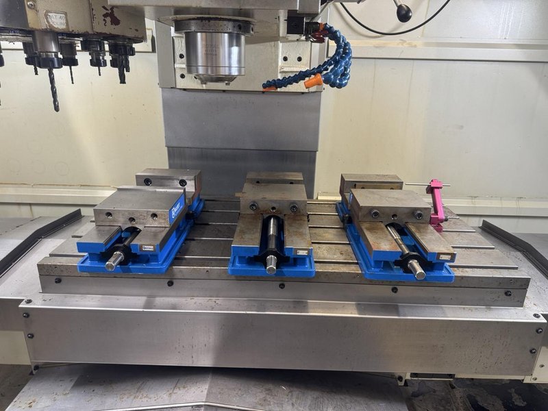 Trak TMC12 VMC, 2021 – 4th Axis, Electronic Handwheels, Chip Auger, Vises and Tooling