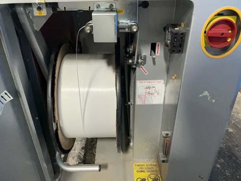 Strickland 25”x33.5” Automatic Arch Strapping Machine - 710l