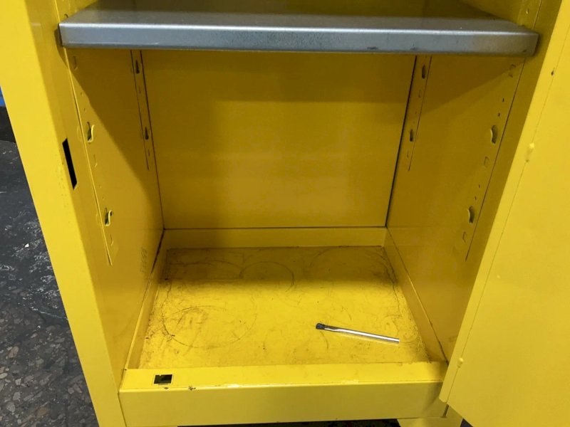 Eagle 12 Gallons Flammable Liquid Storage Cabinet - 1925legs