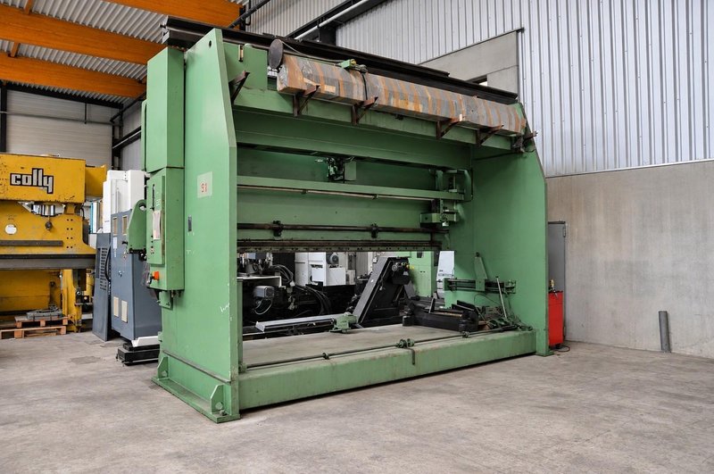 Soenen - HAP 500 ton x 6100 mm