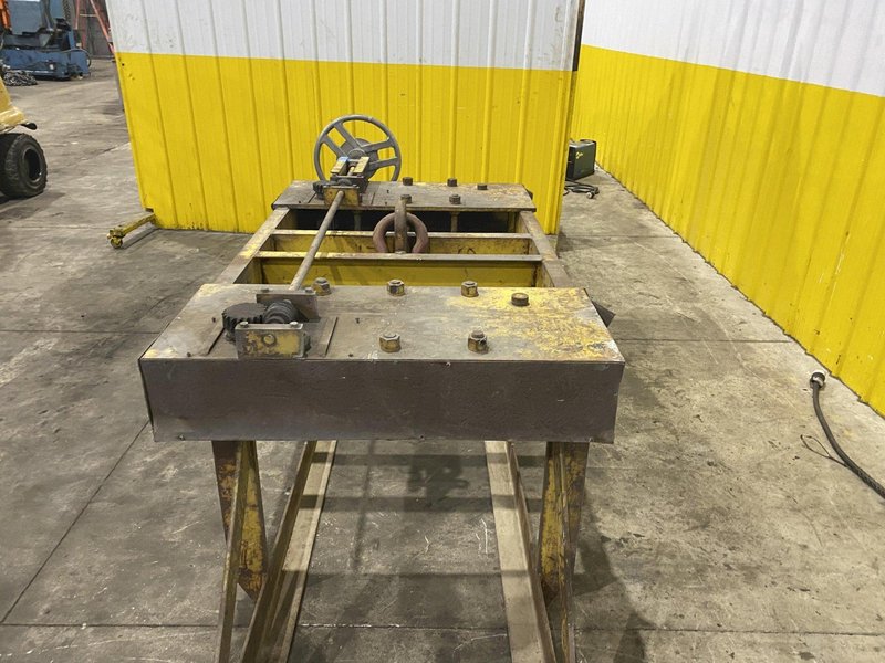 10,000 LBS BUSHMAN ADJUSTABLE SHEET LIFTER: YOBRO #24718