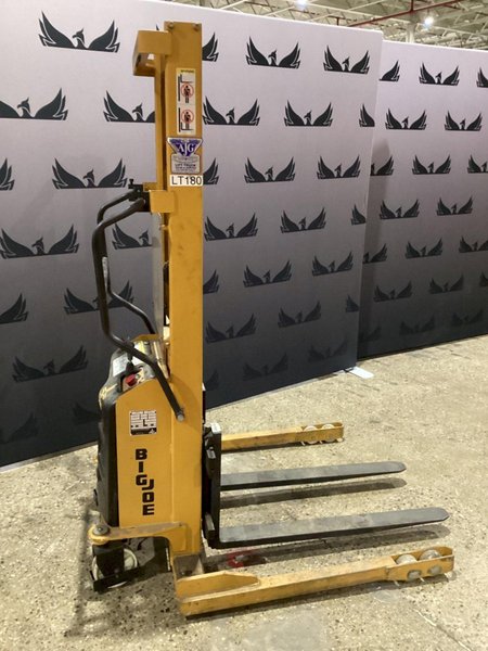 BIG JOE M-22-62 2200 lbs Capacity Electric Pallet Jack USED