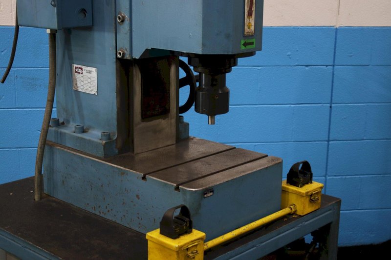 VSI MODEL #TM-23 RIVET SPINNER: STOCK #75603