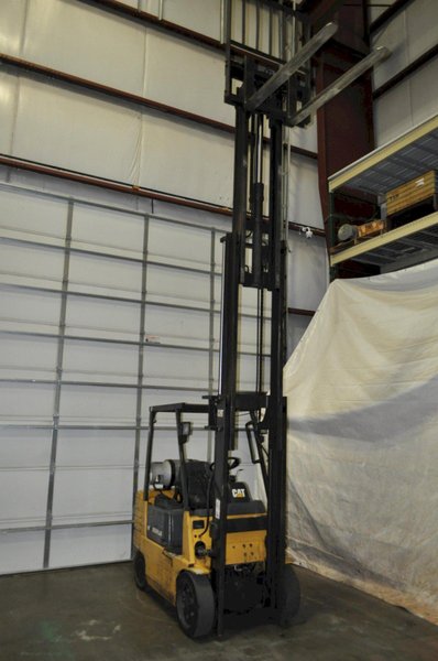 4700 LB Caterpillar LP Forklift