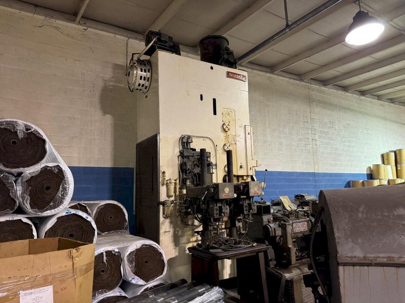 250 TON NIAGARA E-250 GAP FRAME PRESS. STOCK # 1114524