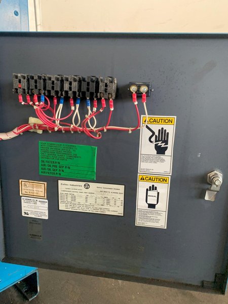 10 HP QUINCY ROTARY SCREW AIR COMPRESSOR. STOCK  # 0685124