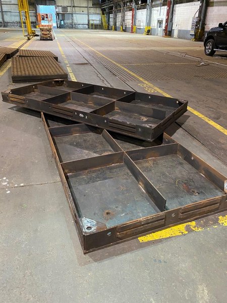 5' X 10' STEEL  WELDING TABLE. STOCK # 0953720