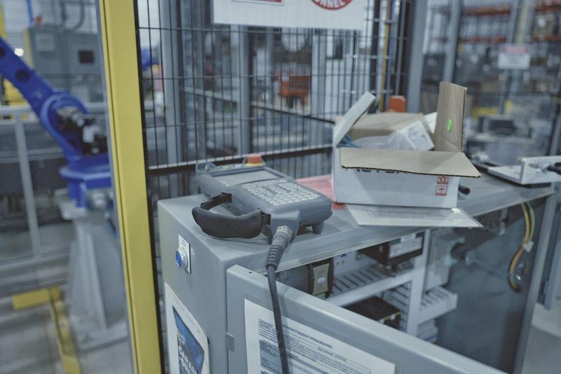Yaskawa Motoman GP25-12 Robots (6) – YRC1000 Controllers, Mech-Mind 3D Vision, Bin Picking, Integrated Safety Cells, 2022